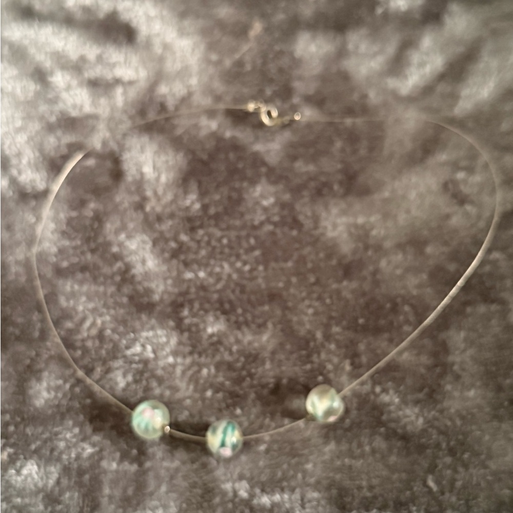 Elegant Necklace with Iridescent Beads